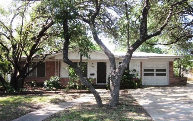 454 Pinewood Ln