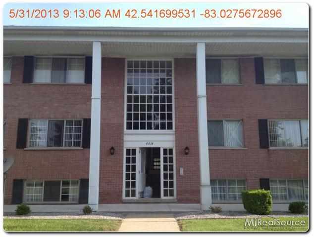 8219 Denwood