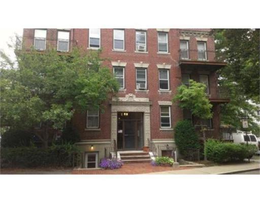 8 Kinross Rd #9