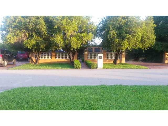 7986 SW 4 ST