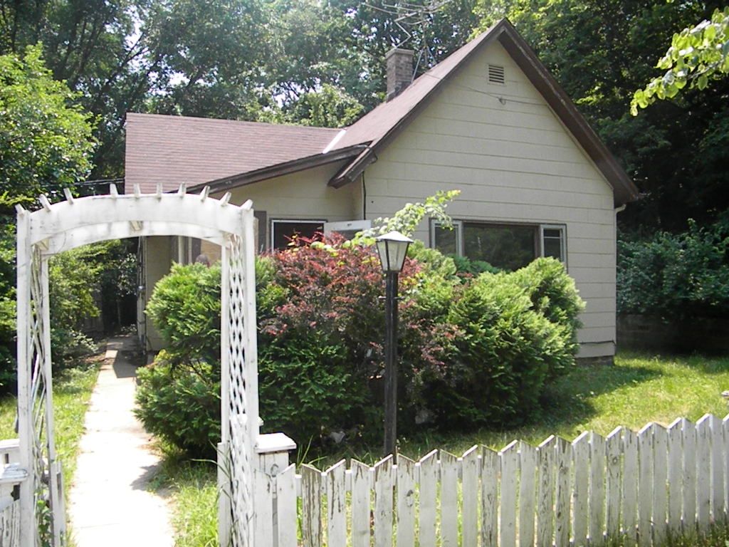 717 Elliott St