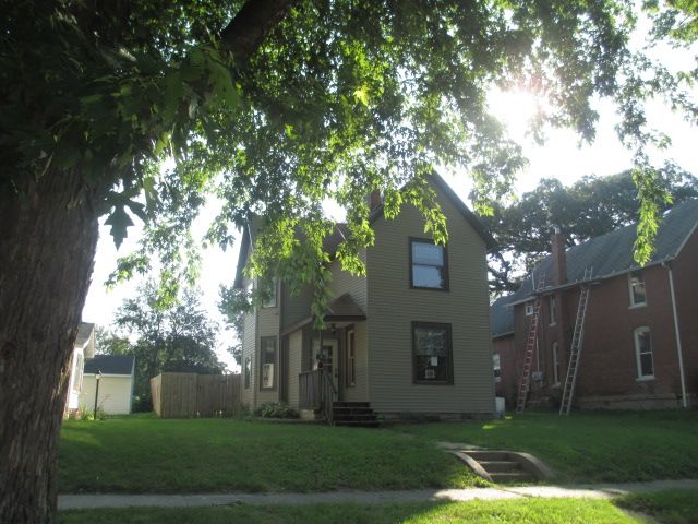 238 18th Pl