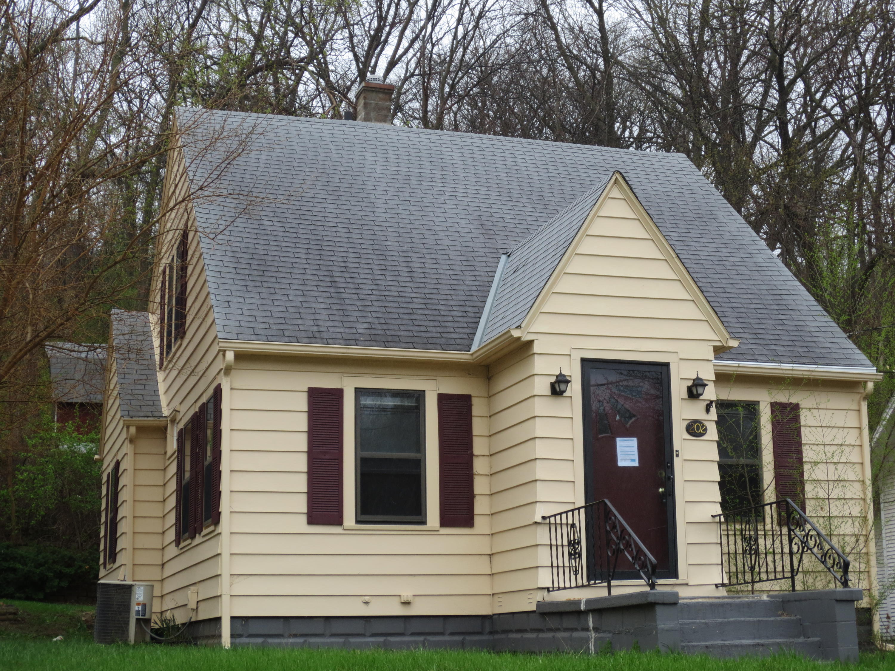 202 Marian Ave