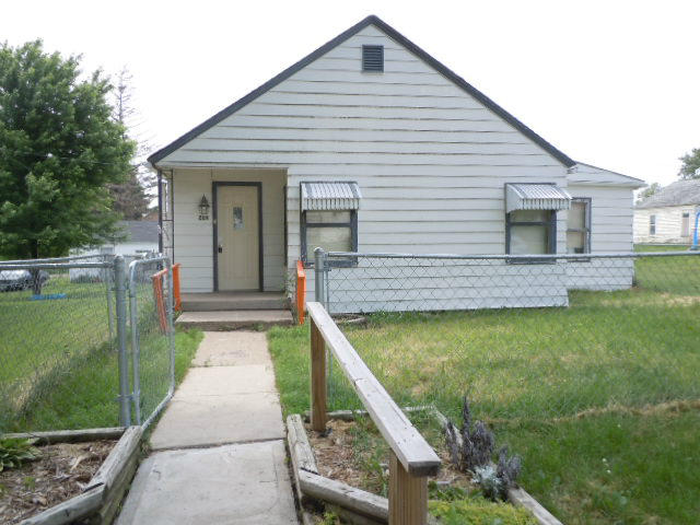209 2nd Ave