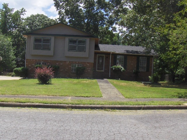 309 Fox Glen Rd NW