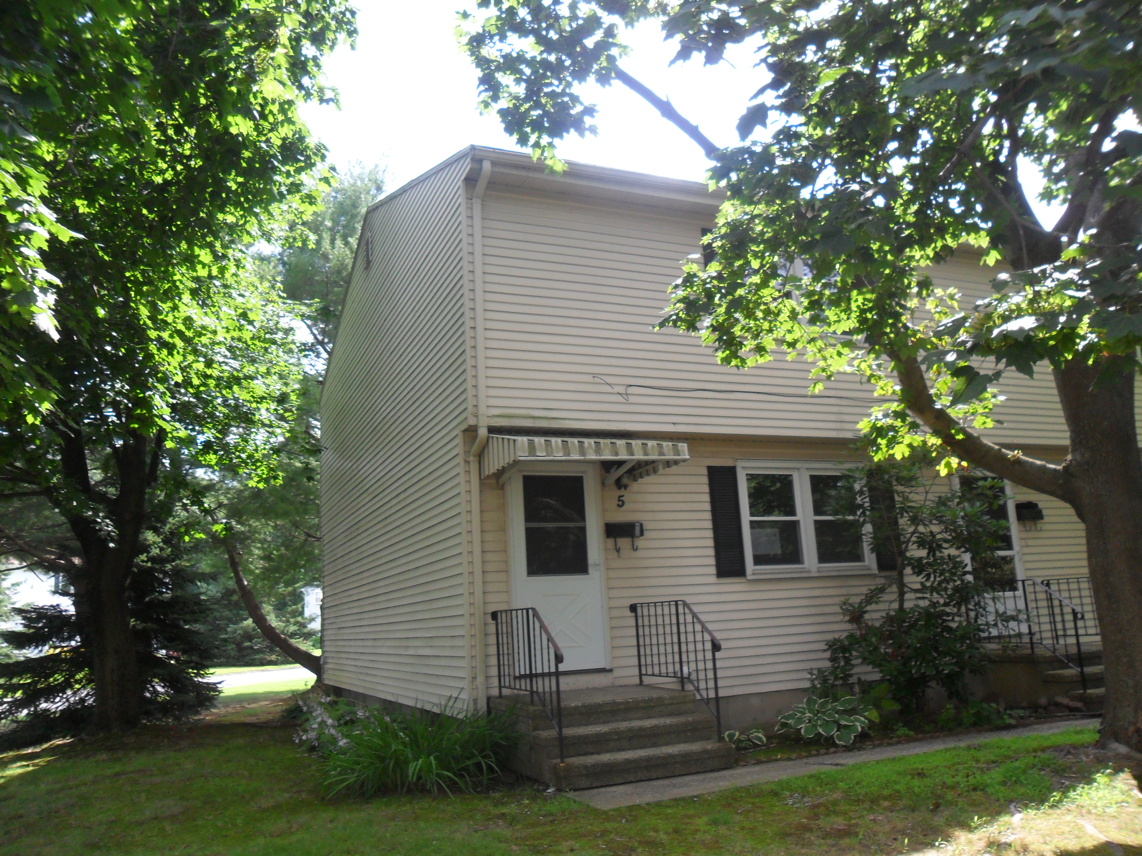 5 Nicholas Court