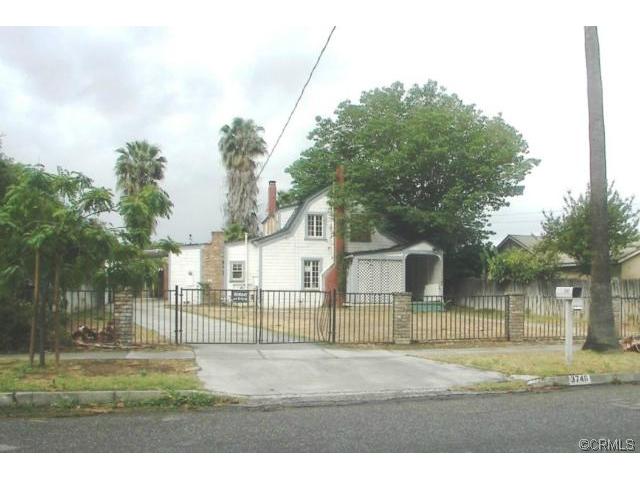 3746 Farnham Pl
