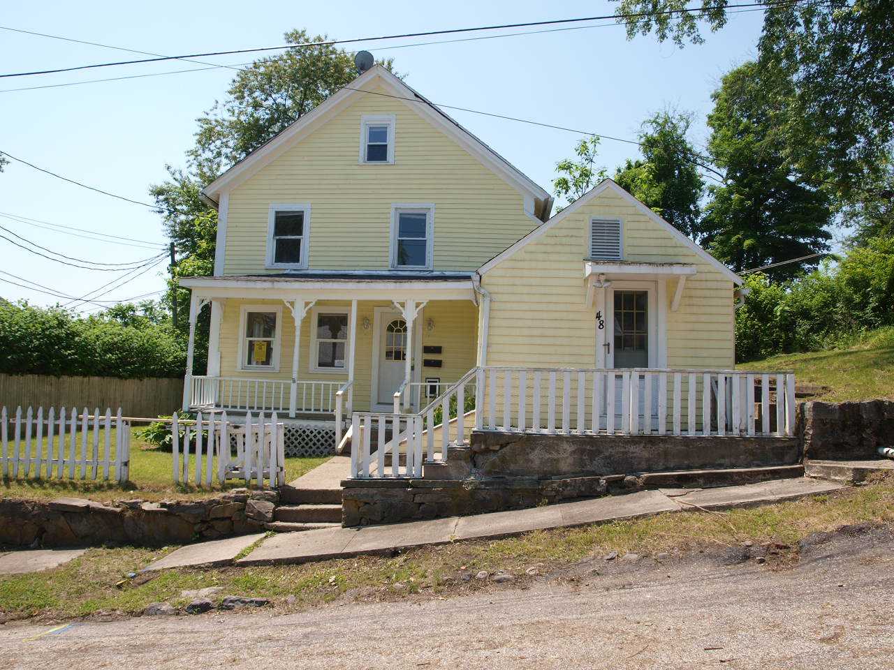 48 8th St