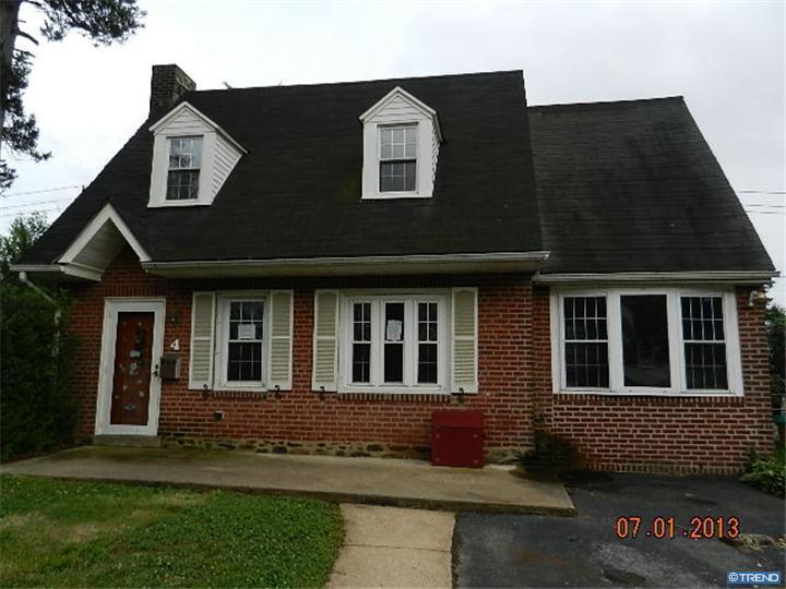 4 E Salisbury Dr