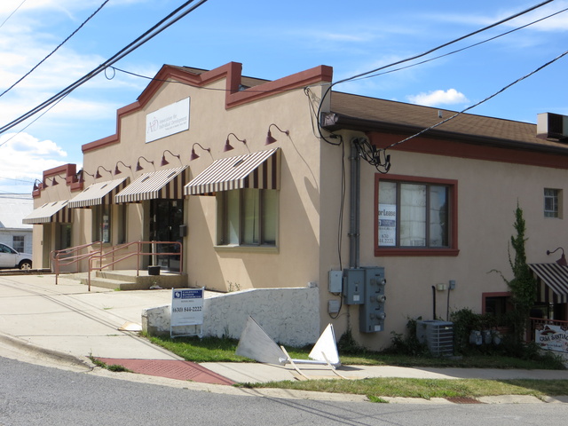 135 E. Van Emmon