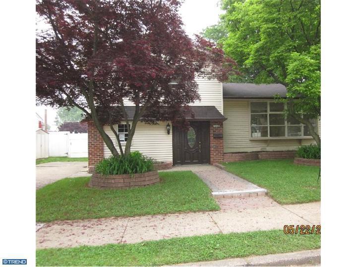 1115 Hedgerow Ln