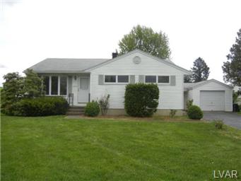 2304 Fleur Ln