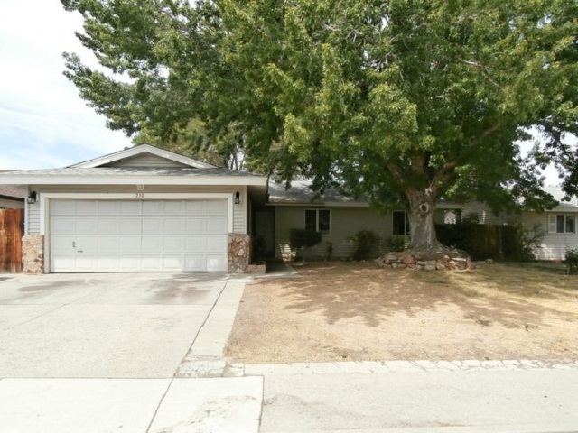 230 E Lincoln Way
