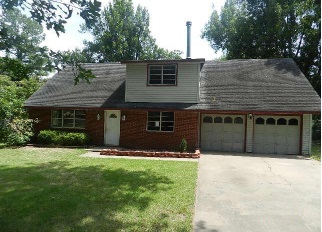 2703 Haskell Blvd