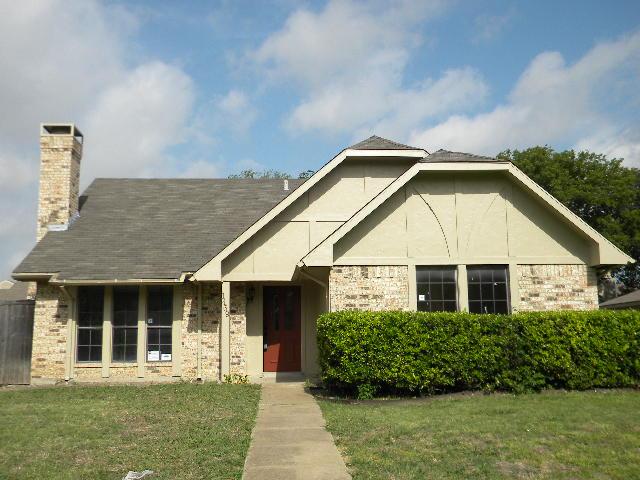 1469 Larchmont Dr