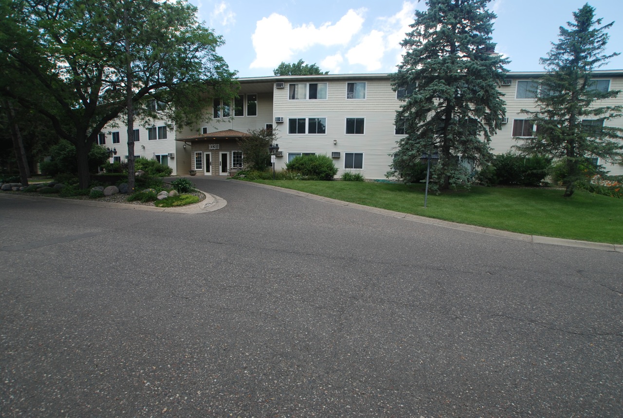 10311 Cedar Lake Rd #101