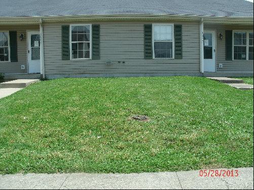 1045 Pinoak Dr