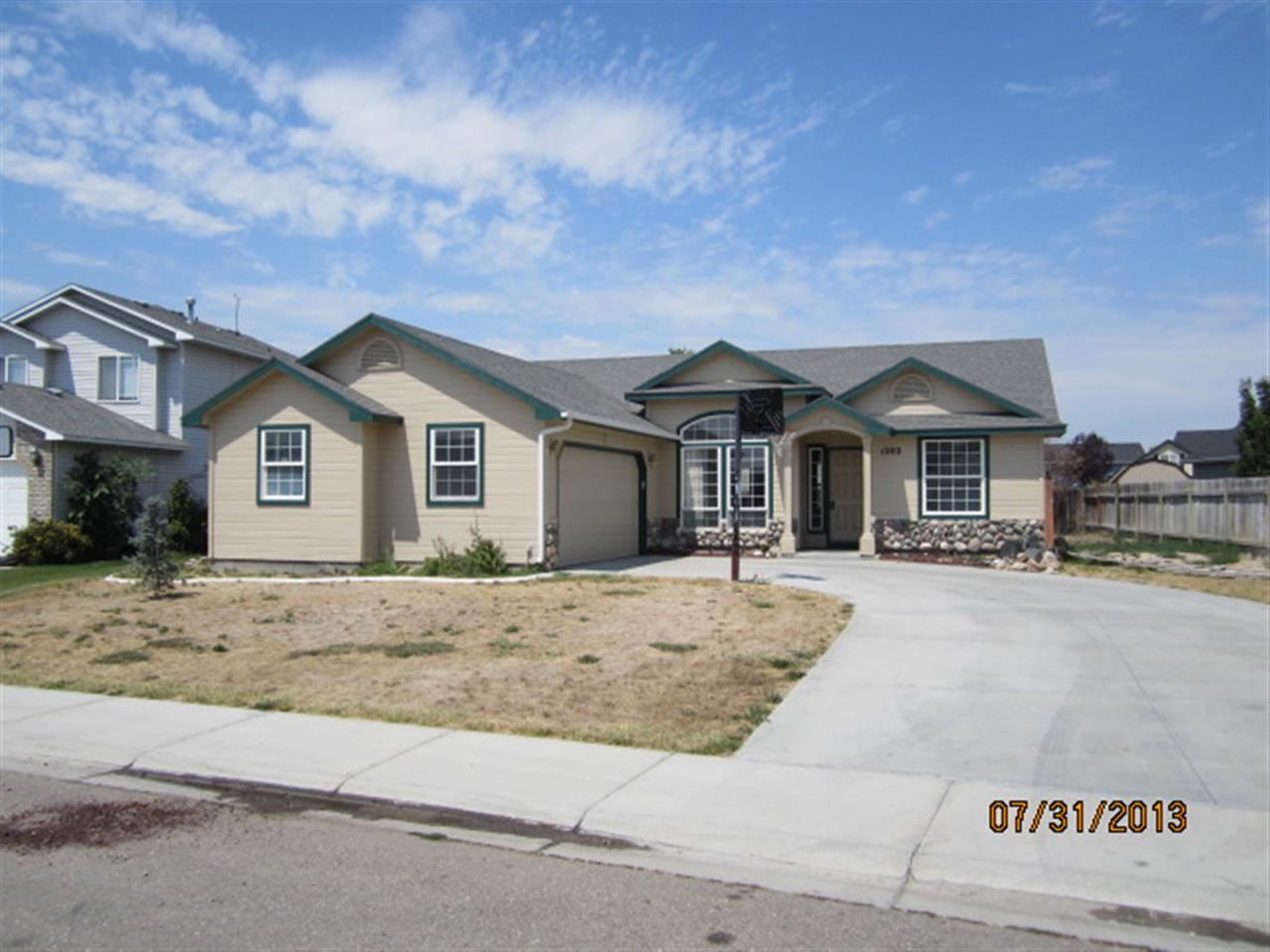 1202 W Falcon Ave