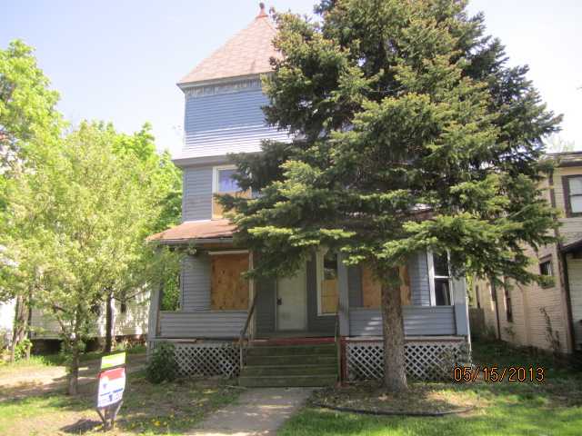 335 W 15th St