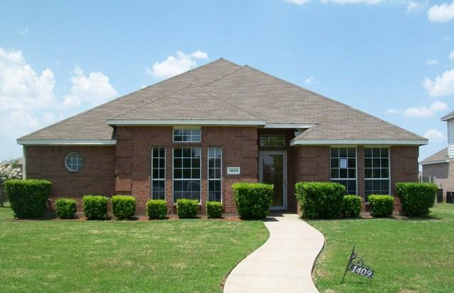 1409 Knob Hill Dr