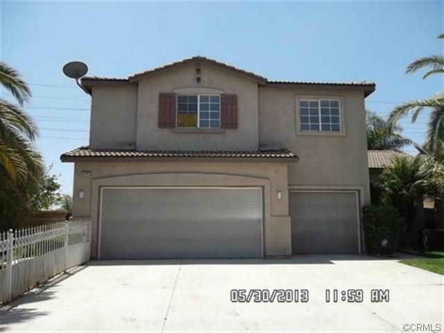 2742 E Arabian Pl