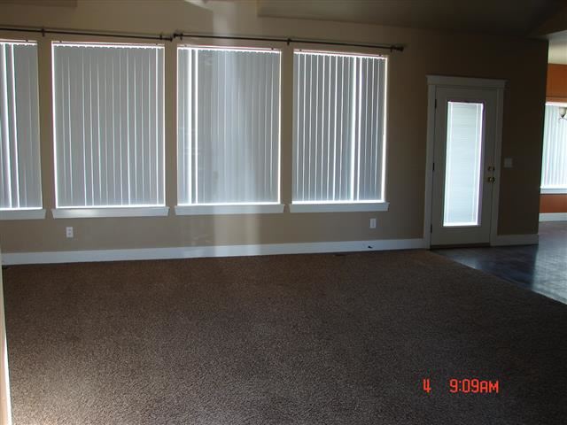 3196 E 3533 N