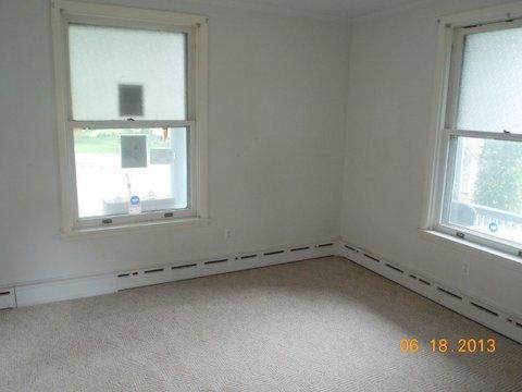 9 E Walnut St