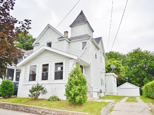 928 Worden St SE