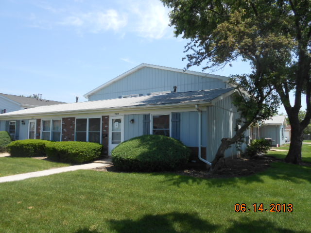 1307 Kingsbury Dr Unit F