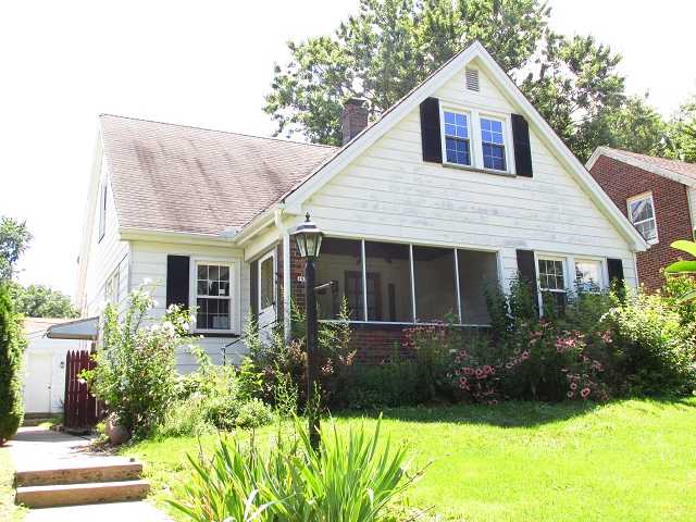 408 W Maywood Ave