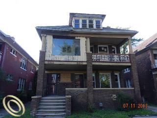 583 Hague St