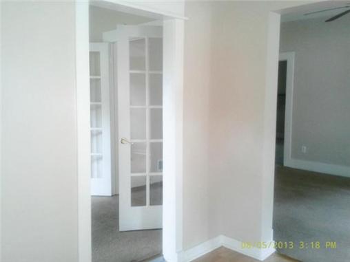 106 Ne Elm St