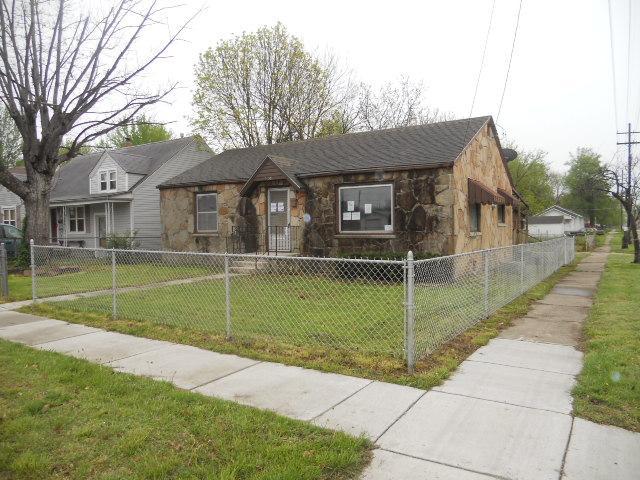 2236 W Walnut St