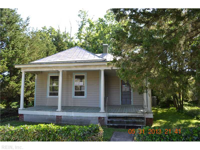 114 First Church St