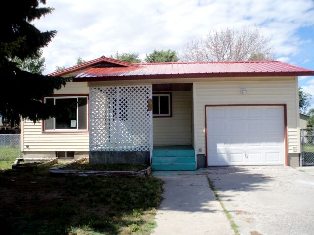 1027 Dorothy Ln