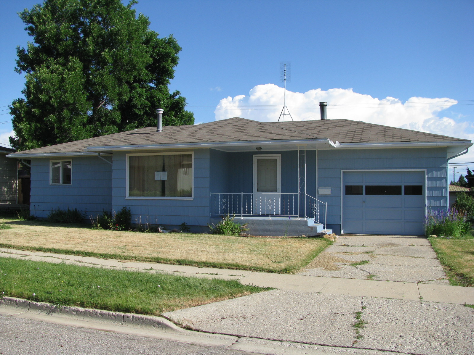244 SW Cedar St