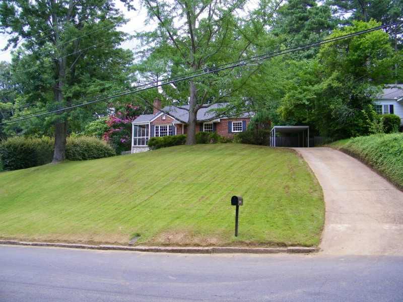 1324 Merry Ln Ne
