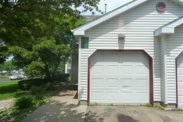 947 Rockefeller Ln