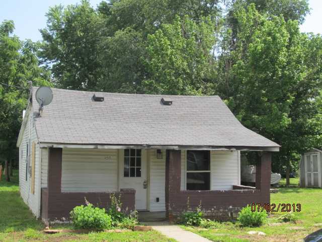 359 W Cunningham St