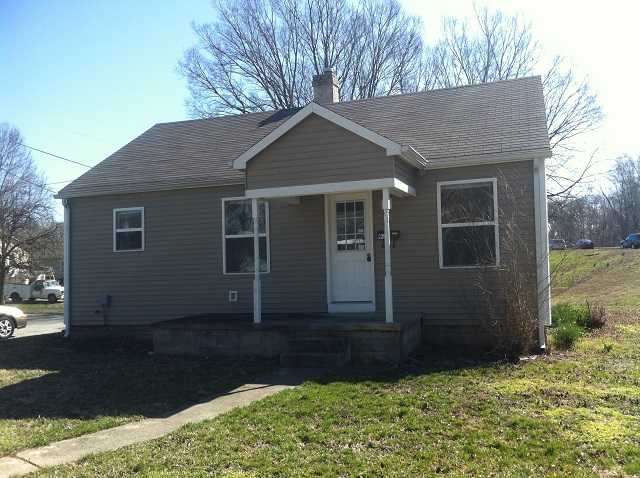 927 Iowa St