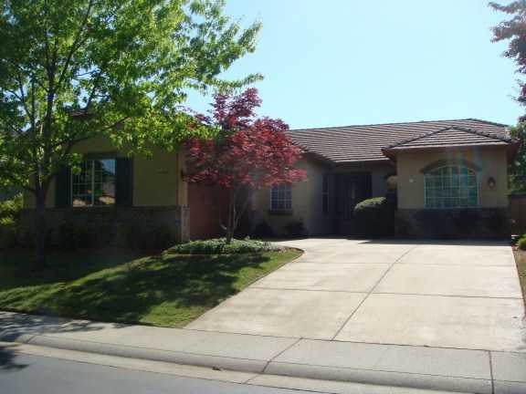 3288 Stonehurst Dr