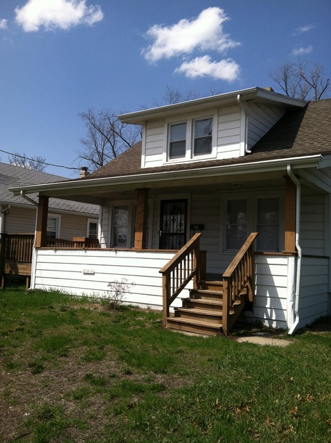 244 E Riverside Blvd
