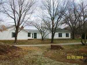 2740 Main St