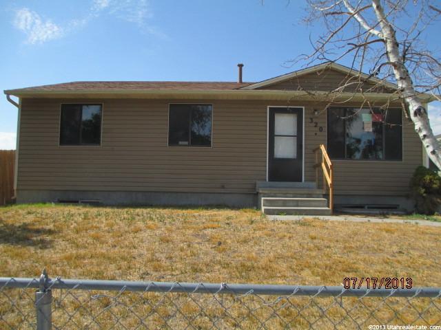 320 E Clark St