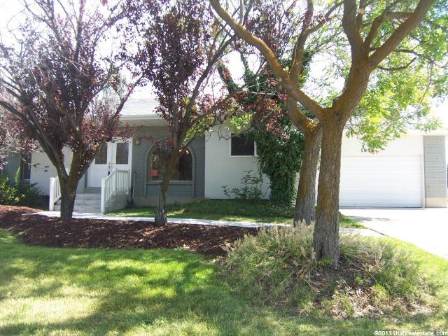 1848 Crescent View Dr
