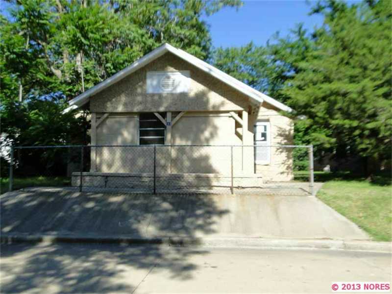 111 N Moore Ave