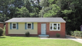 846 Bolton Place NW