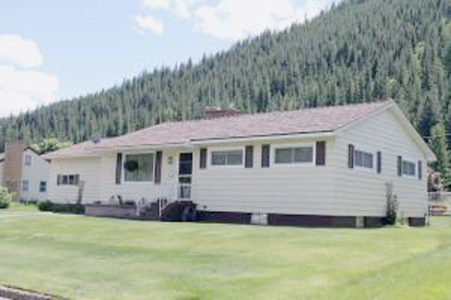 105 W Larch