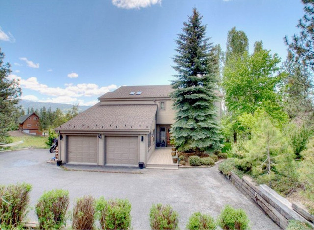 3903 Yarrow