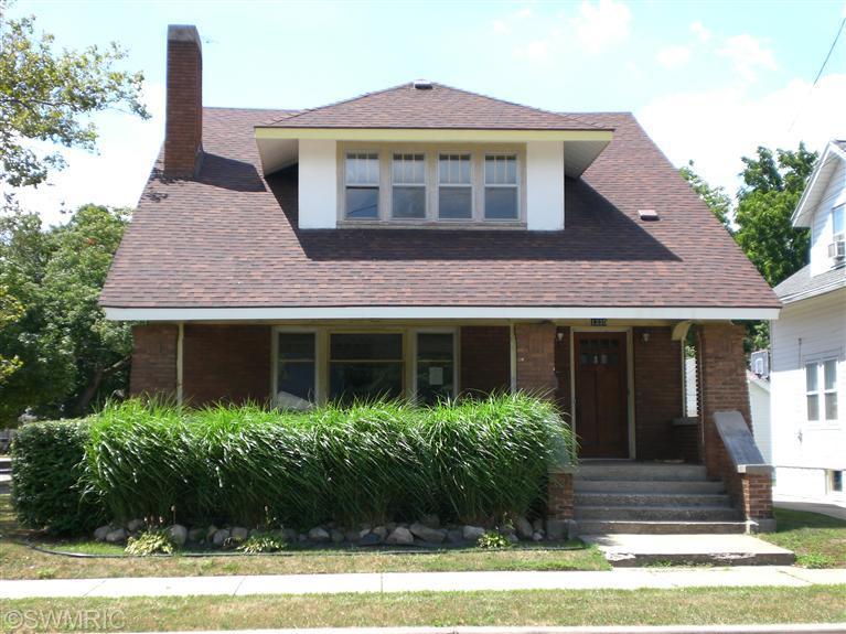 1335 Tamarack Ave Nw